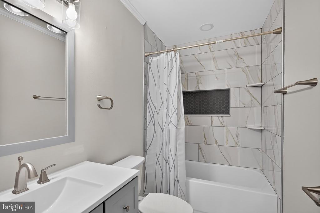 Saint Martins Ln, Severna Park, MD 21146