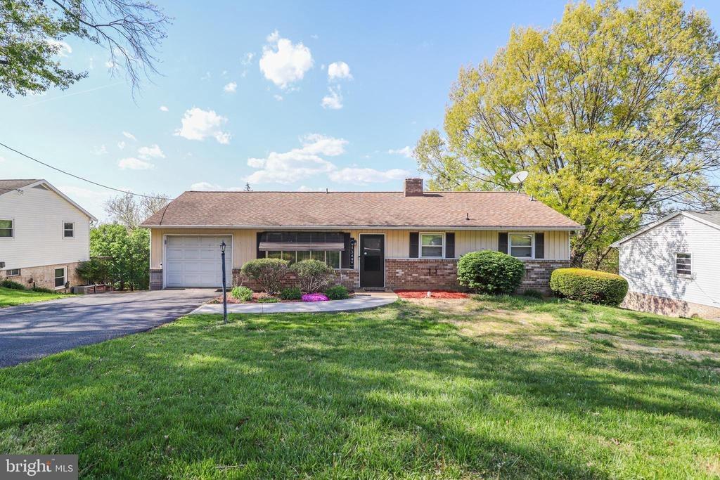Norman Rd, York, PA 17406