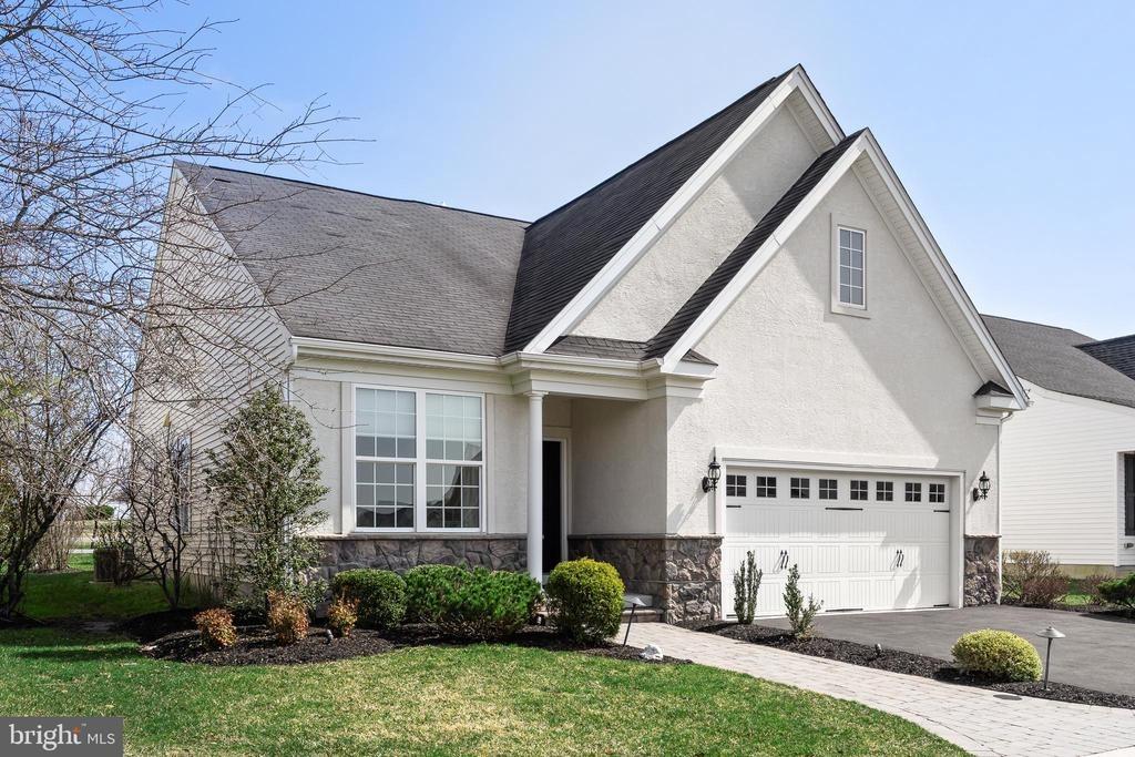 Montclaire Rd, Medford, NJ 08055