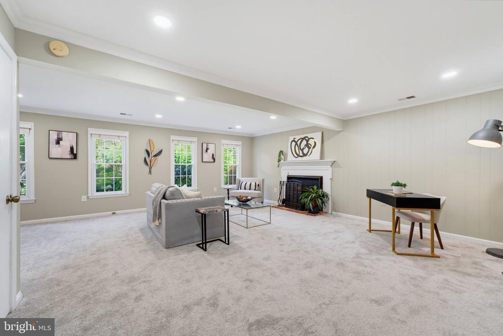 Bantry Ter, Fairfax, VA 22030