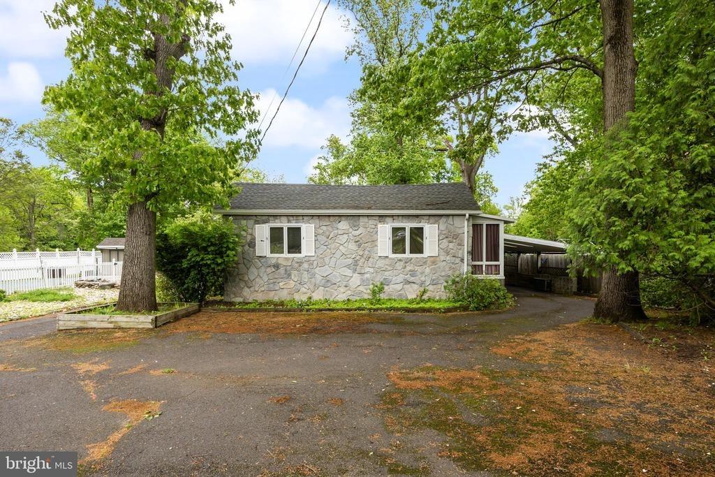 Eggerts Crossing Rd, Ewing, NJ 08638