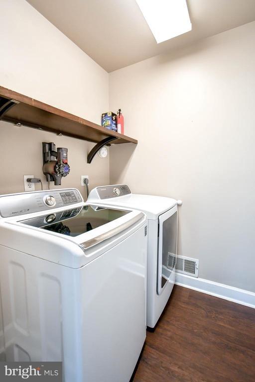 Comerford Dr, Fairfax Station, VA 22039