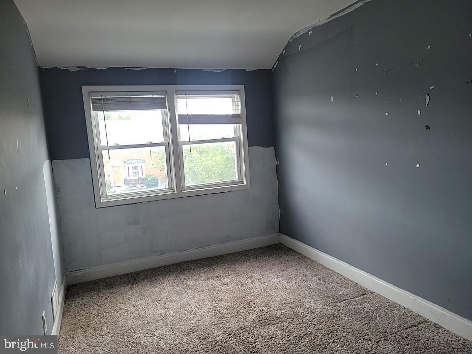 Arncliffe Rd, Essex, MD 21221