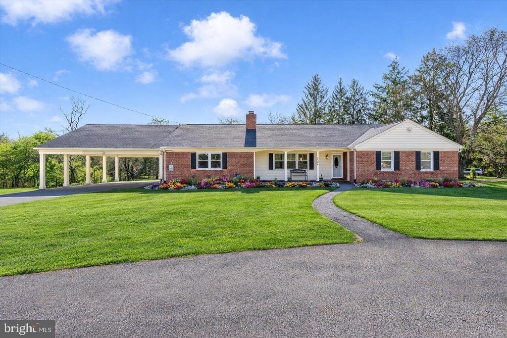 Veirs Dr, Rockville, MD 20850