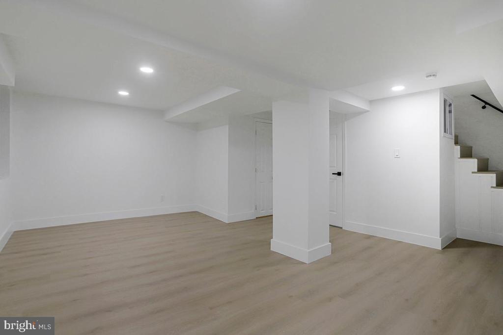 Arlington Blvd, Arlington, VA 22204