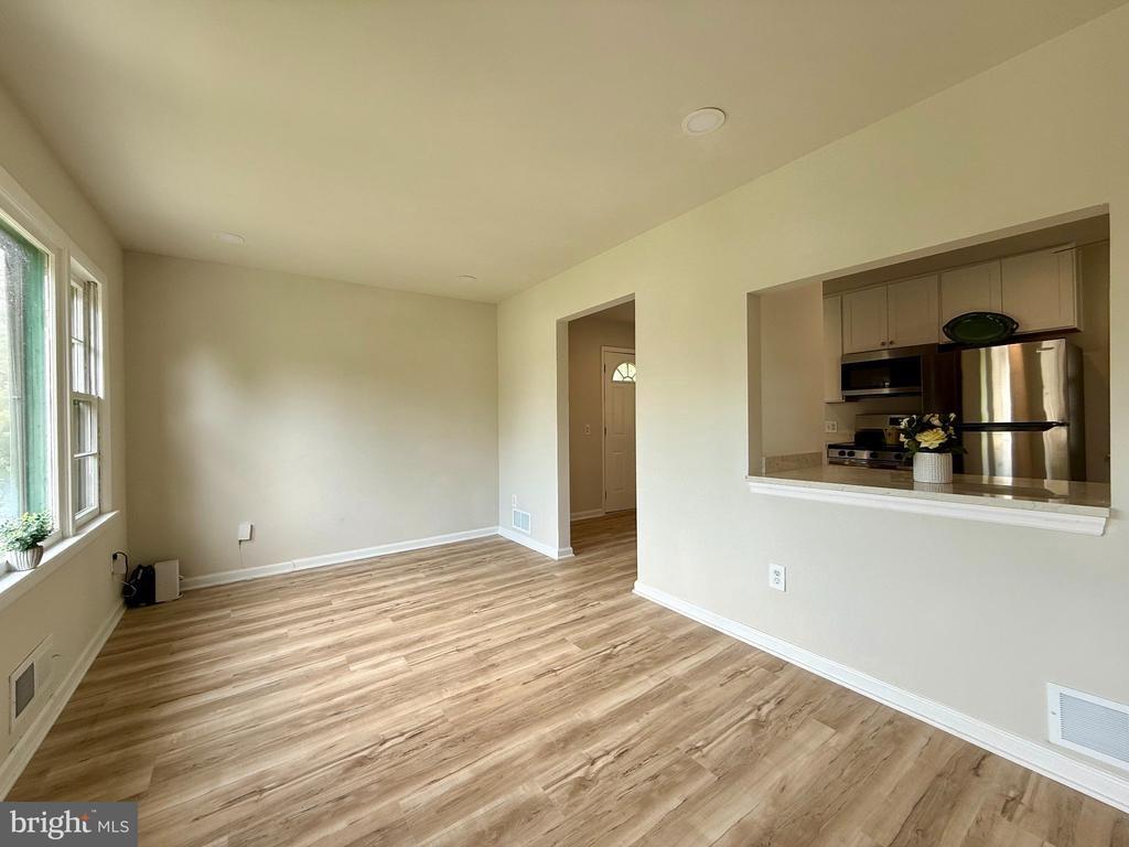 Elfin Ave, Capitol Heights, MD 20743
