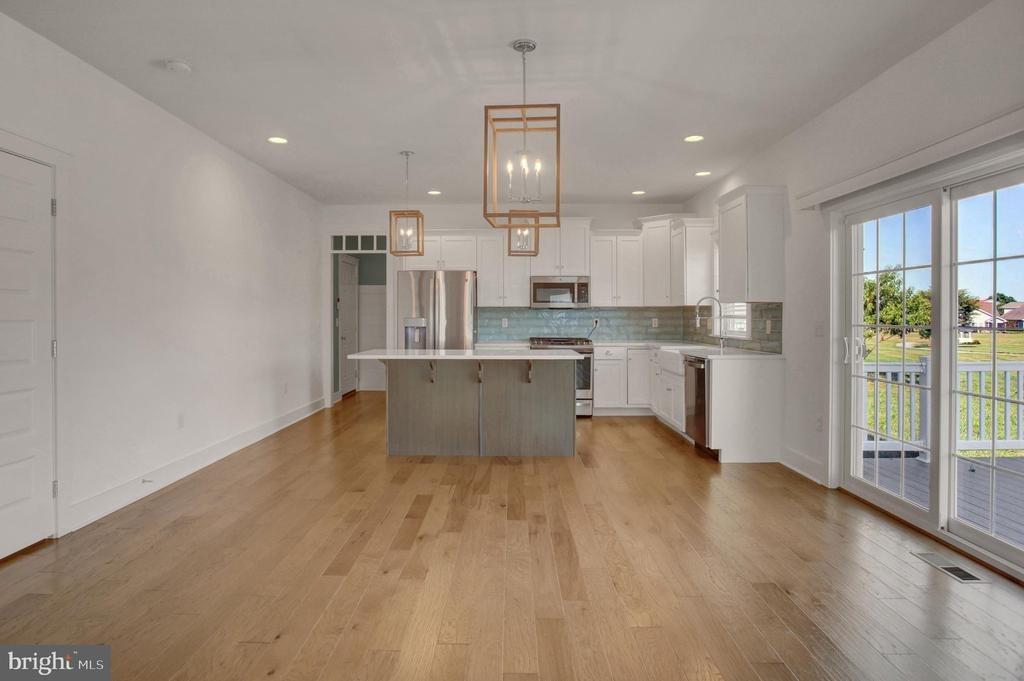Danbury Dr, Mechanicsburg, PA 17050