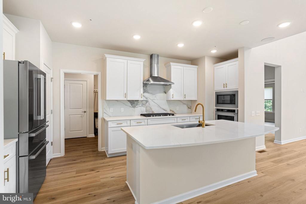 Marquis Ln, Jamison, PA 18929