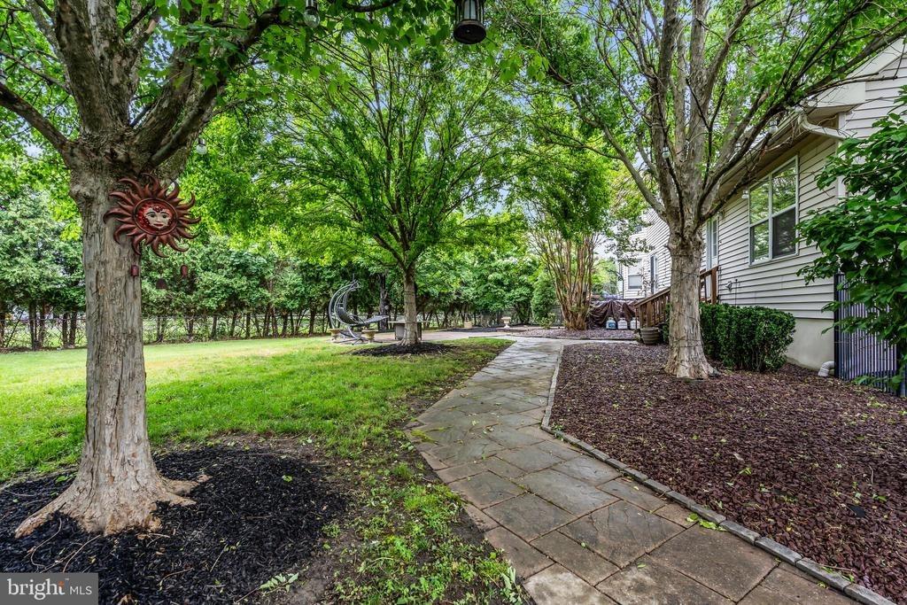 Tanager Ln, Robbinsville, NJ 08691