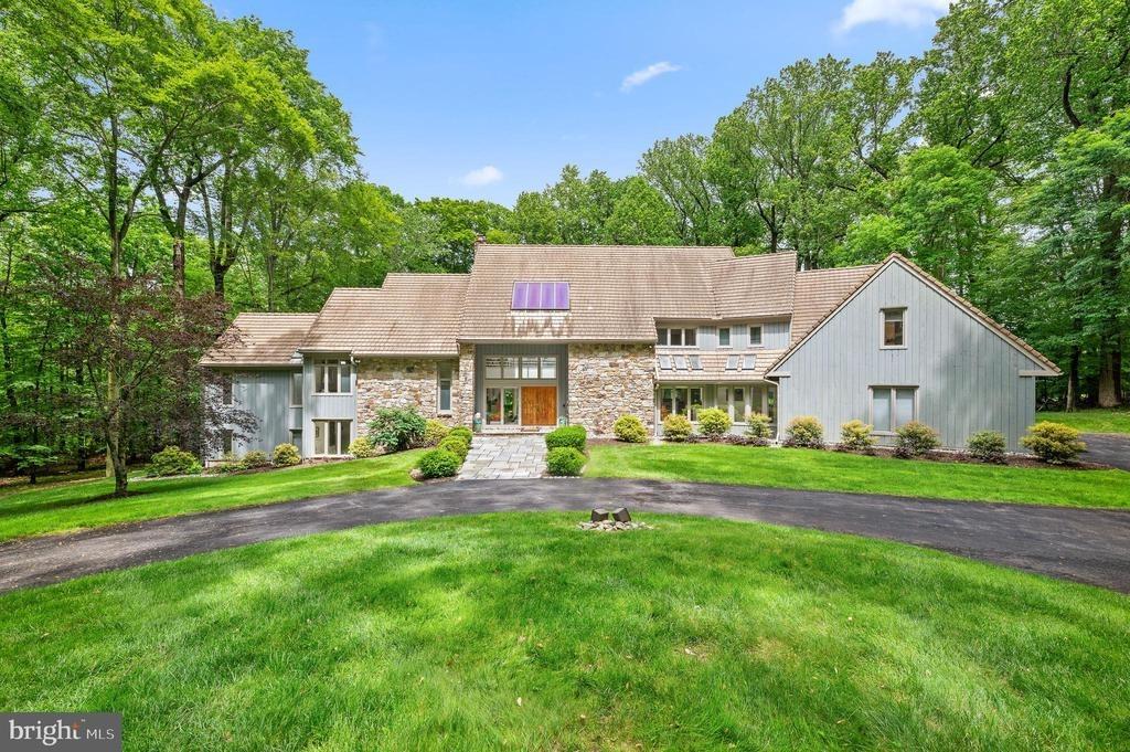 Hunt Club Ln, Malvern, PA 19355