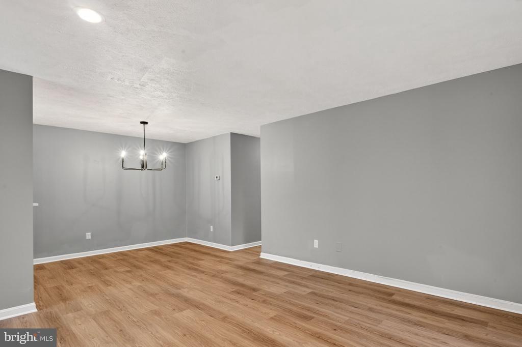 Oakton Terrace Rd, Oakton, VA 22124