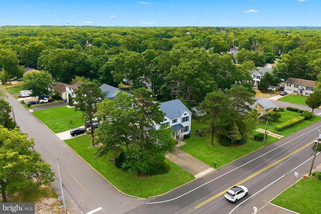 Nautilus Dr, Manahawkin, NJ 08050