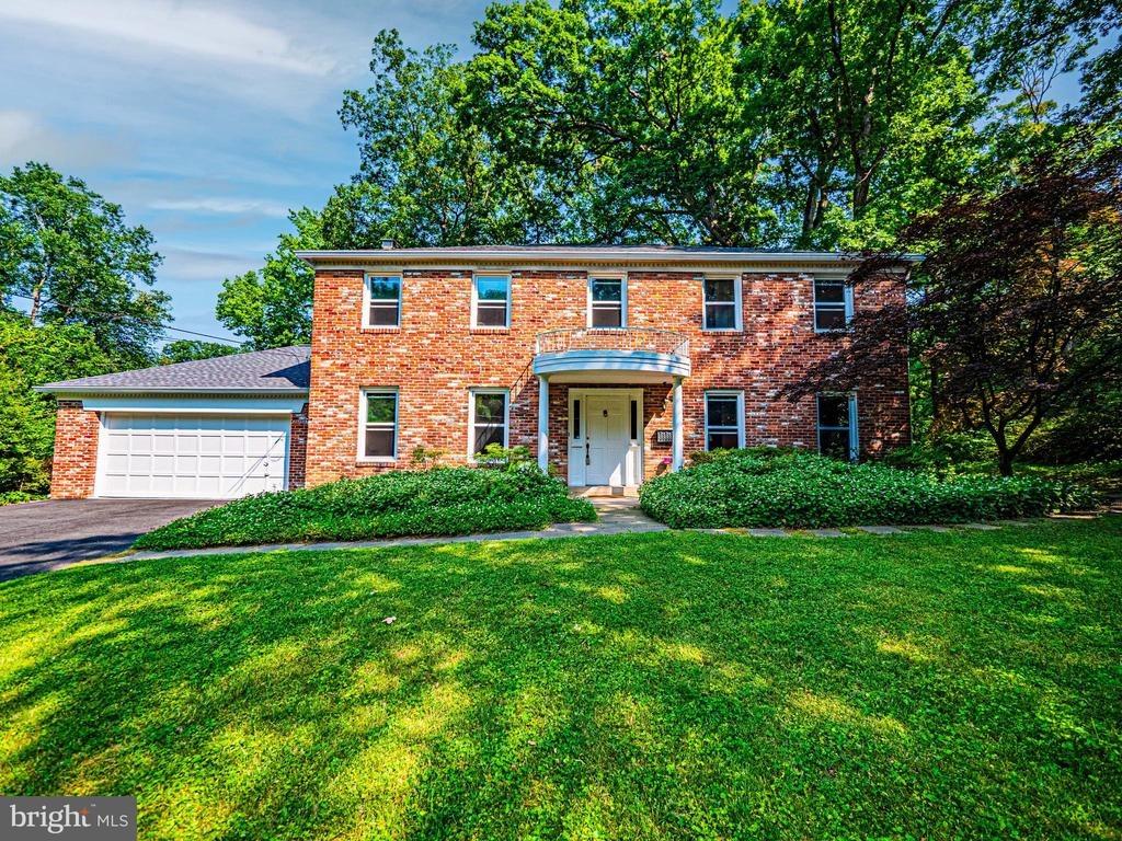 Cheshire Ct, Alexandria, VA 22307