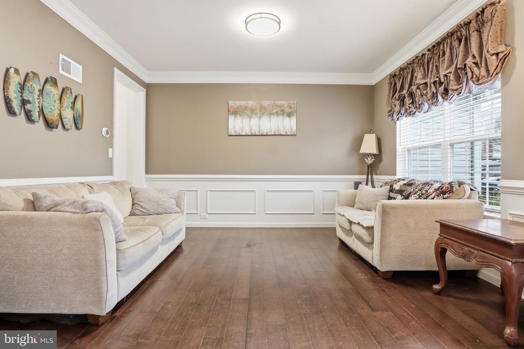 Azalea Dr, Windsor, PA 17366