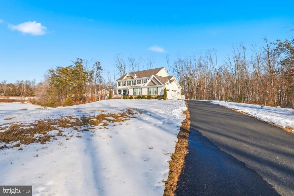 Ireland Dr, Fredericksburg, VA 22406