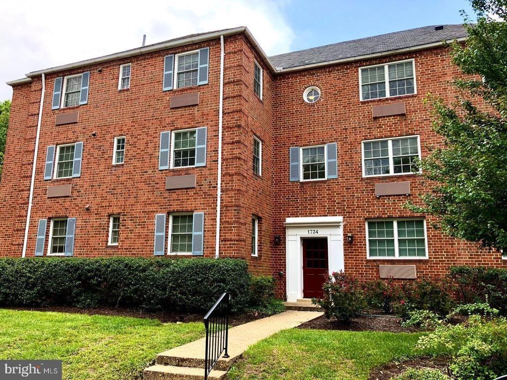 W Abingdon Dr, Alexandria, VA 22314