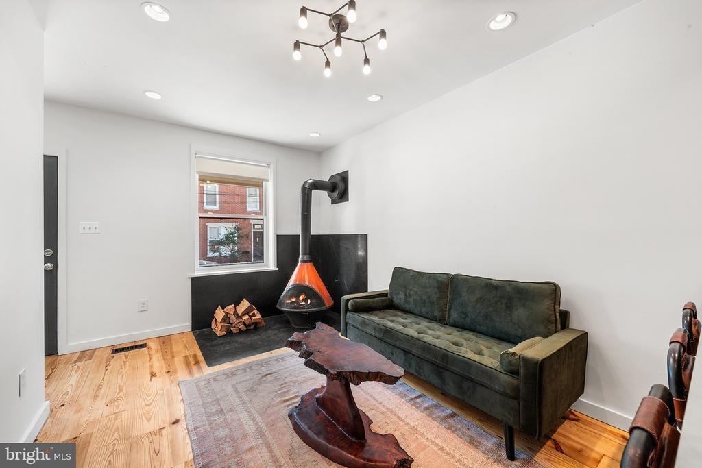 W Duval St, Philadelphia, PA 19144