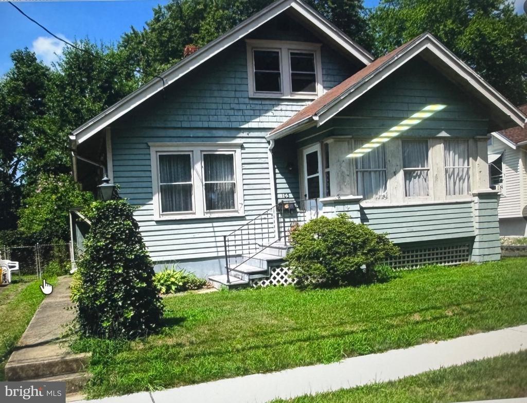 Hutchinson St, Hightstown, NJ 08520