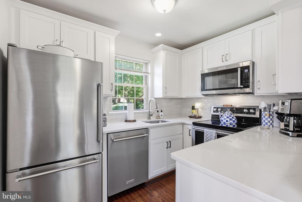 Bashford Ln, Alexandria, VA 22314
