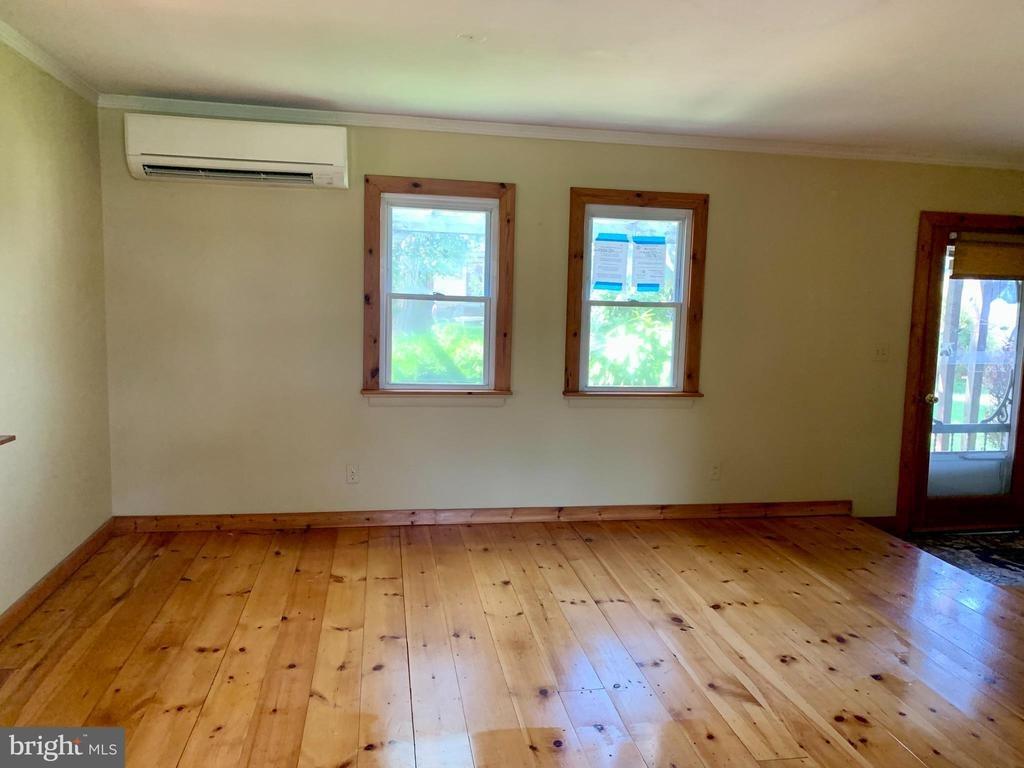 Hastings Dr, Deal Island, MD 21821