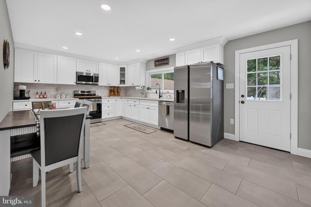 Summit Ave, Blackwood, NJ 08012