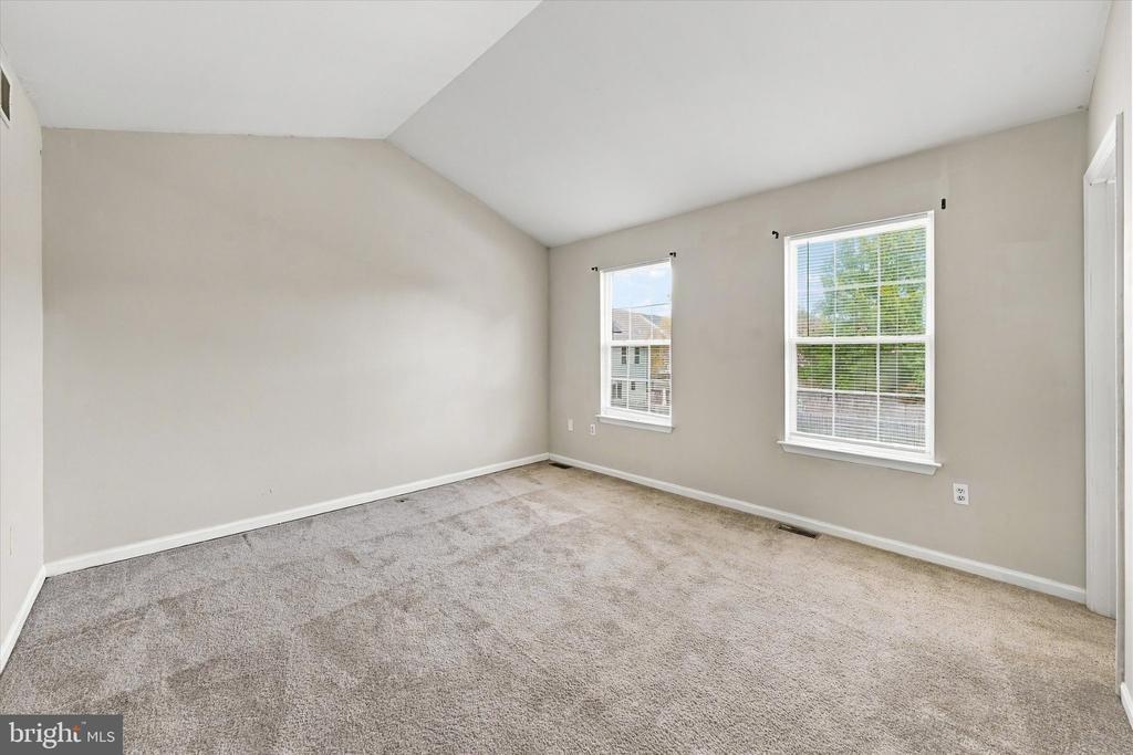 Richeson Dr, New Castle, DE 19720