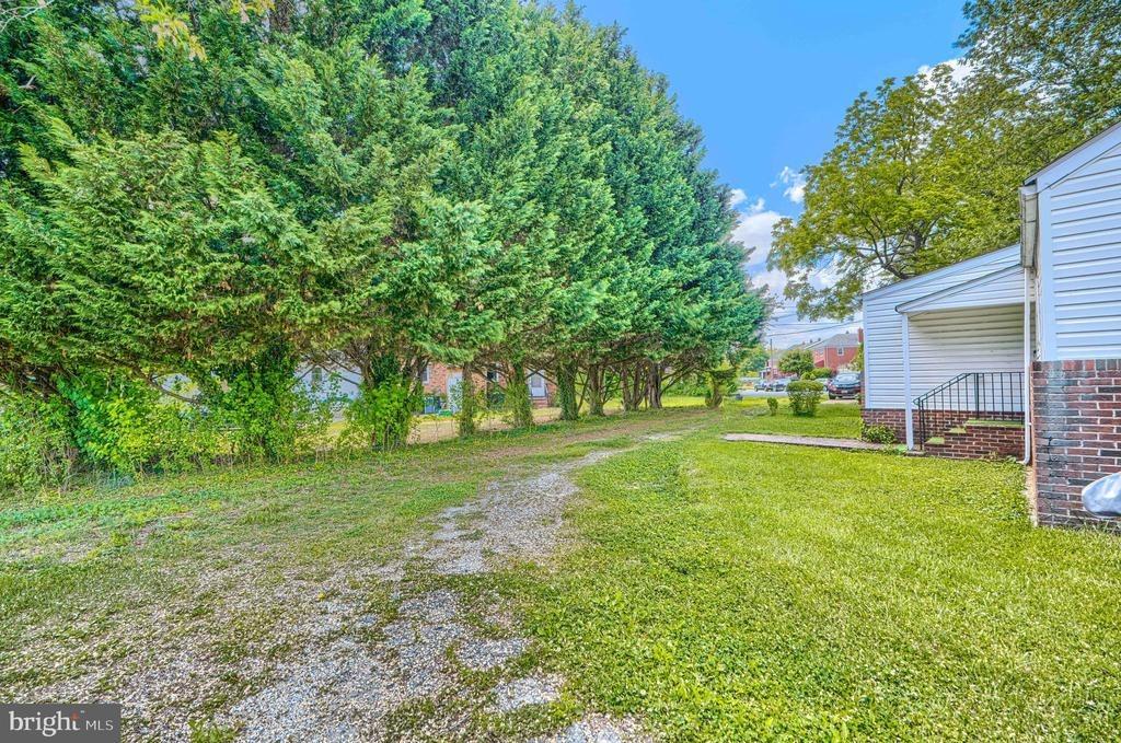 Grovethorn Rd, Middle River, MD 21220