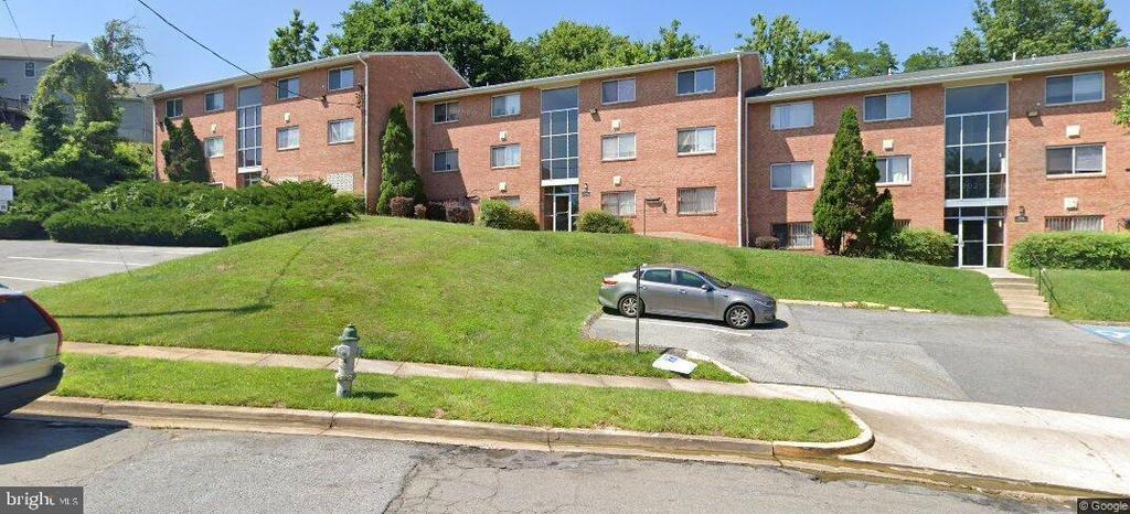 Hawthorne St, Landover, MD 20785