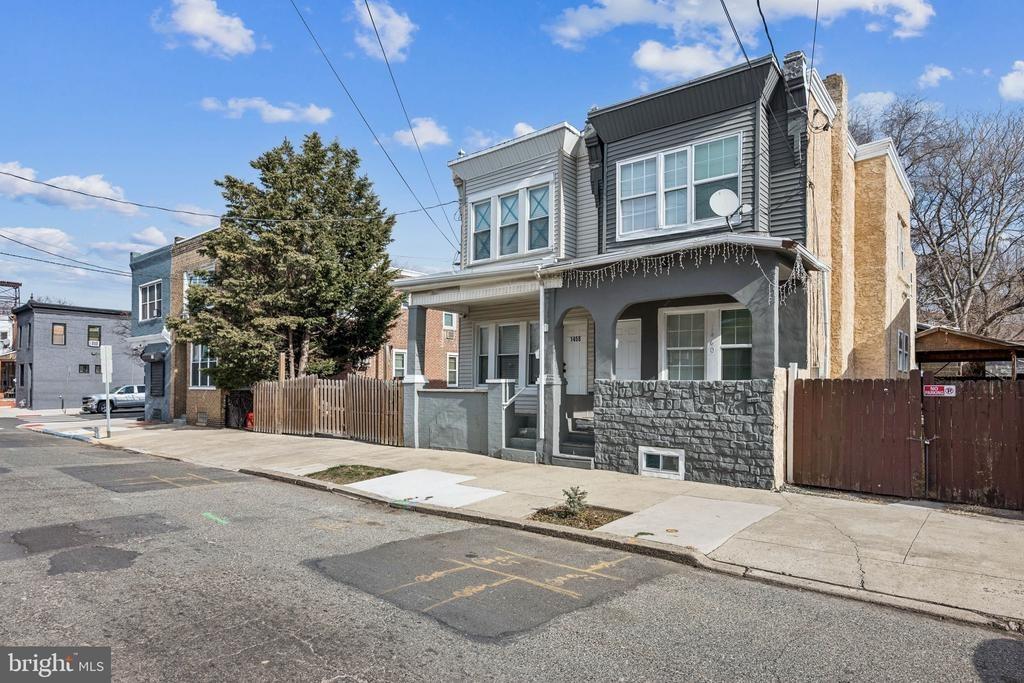 S 9th St, Camden, NJ 08104