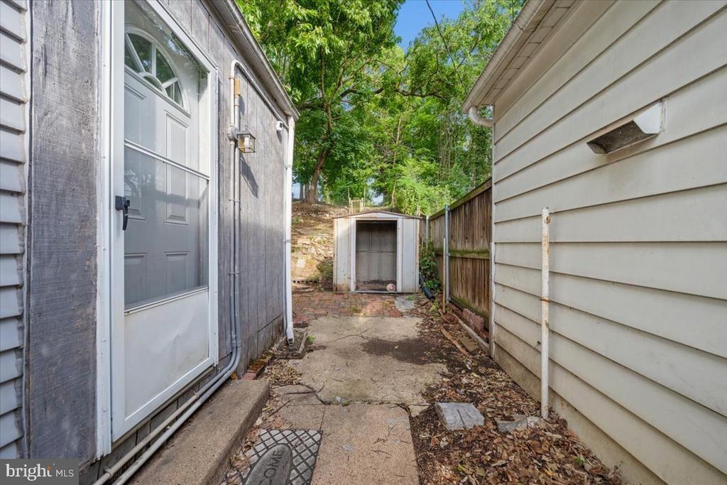 Maryland Ave, Hagerstown, MD 21740