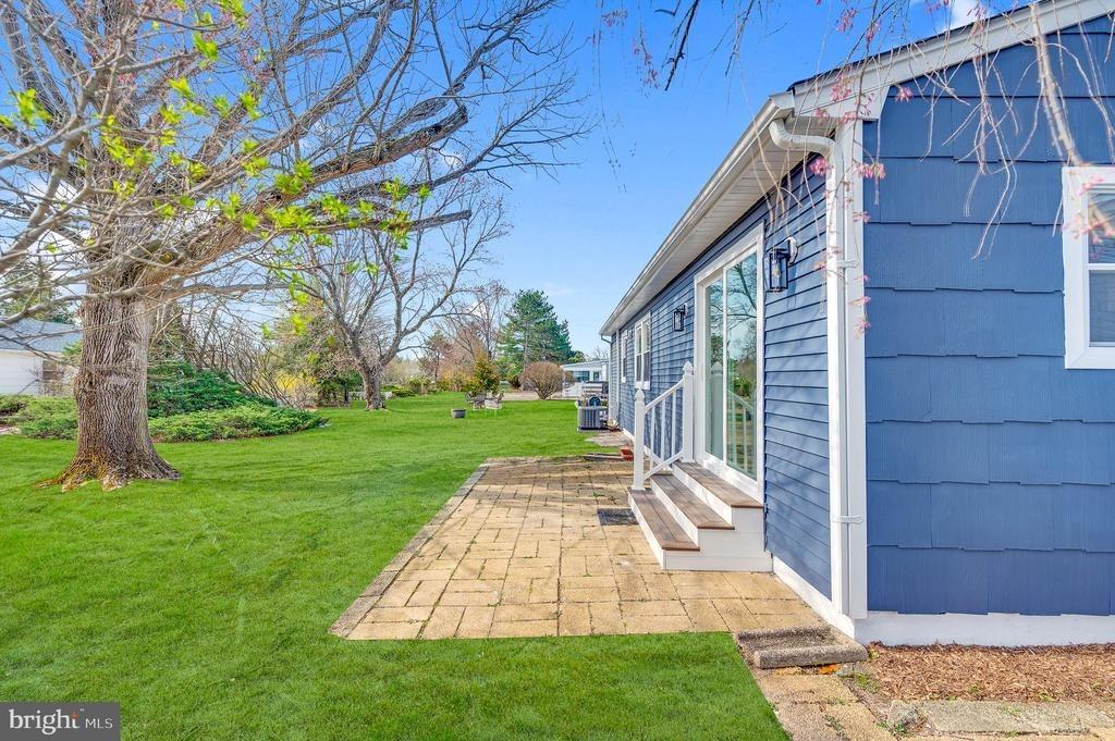 Pembroke Ln, Toms River, NJ 08757
