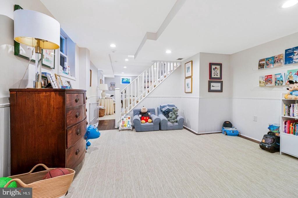 Kenmore Dr Nw, Washington, DC 20007