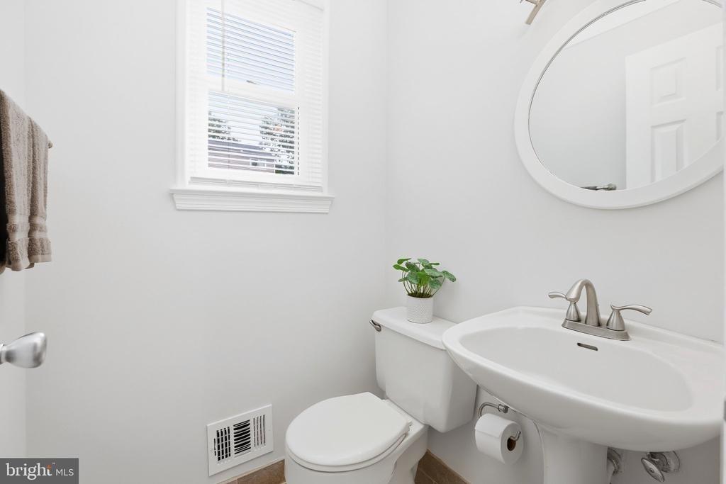 Grovepoint Ct, Potomac, MD 20854