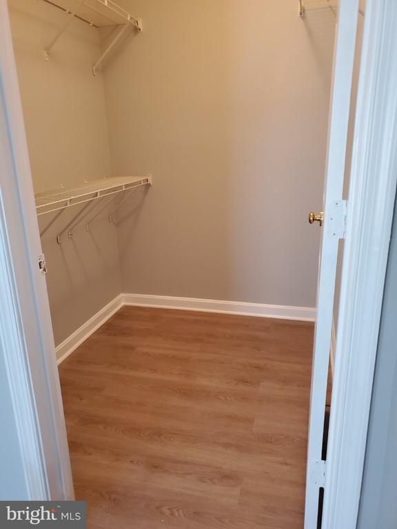 Westbrook Mill Ln, Fairfax, VA 22030