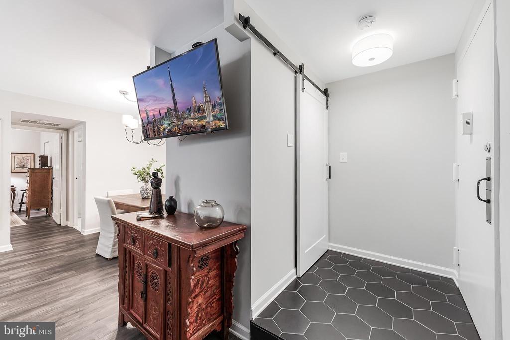 Chestnut Grove Sq, Reston, VA 20190