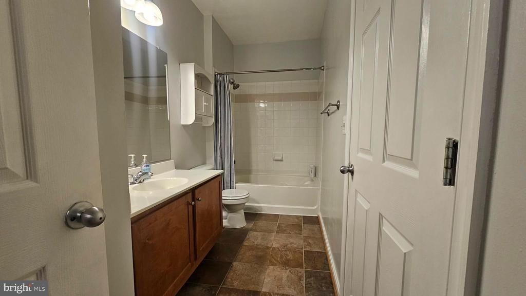 Eisenhower Ave, Alexandria, VA 22304