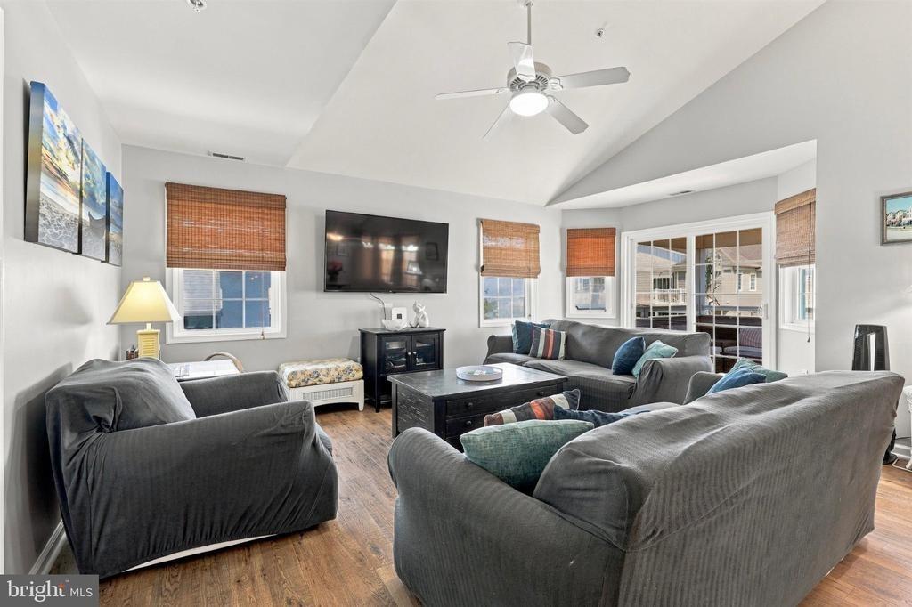 E 17th Ave, Wildwood, NJ 08260