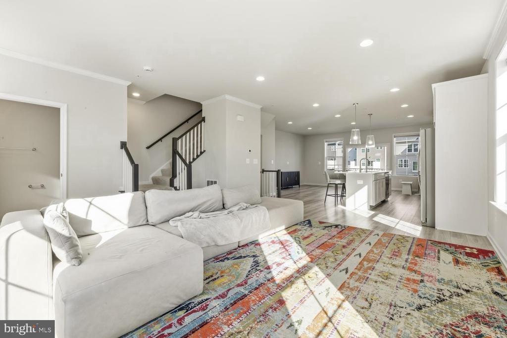 Highpoint Trl, Laurel, MD 20707