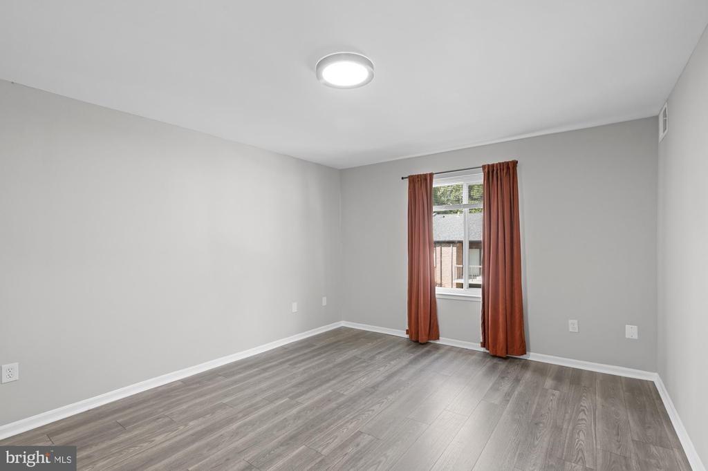 Kingsbridge Dr, Fairfax, VA 22031