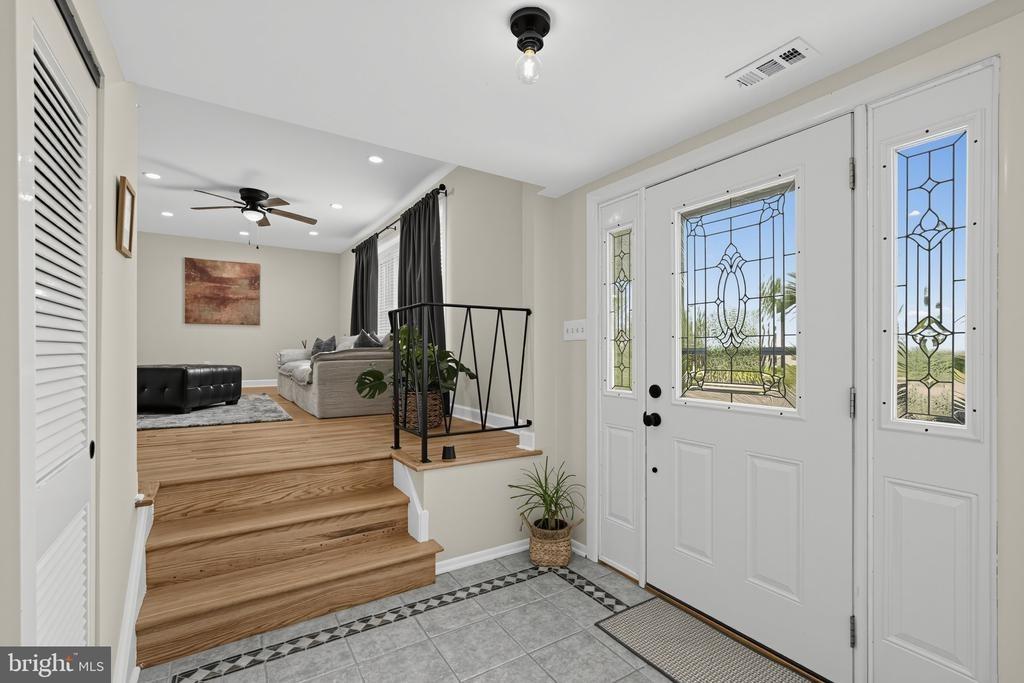Rennard Cir, Philadelphia, PA 19116