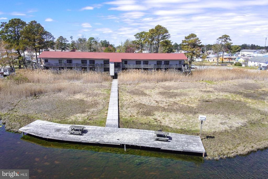 Coachs Ln, Chincoteague Island, VA 23336