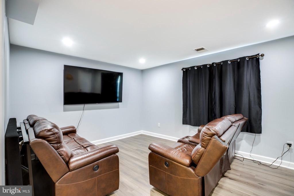 Hewitt Ave, Silver Spring, MD 20906