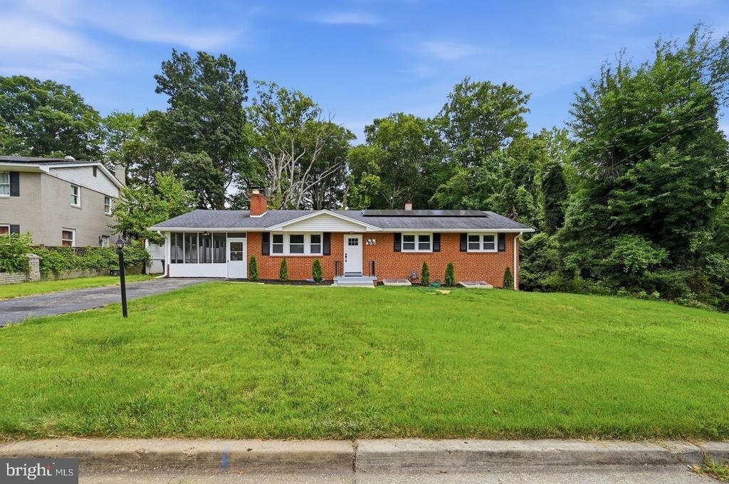 Leland Dr, Oxon Hill, MD 20745