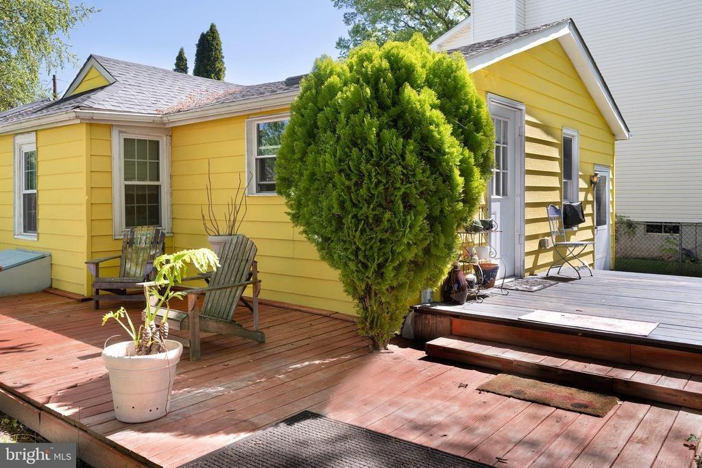 Shaver Dr, Florence, NJ 08518
