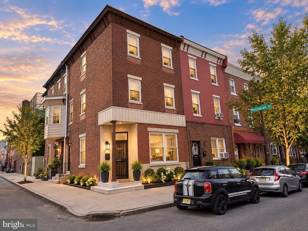 S 5th St, Philadelphia, PA 19148