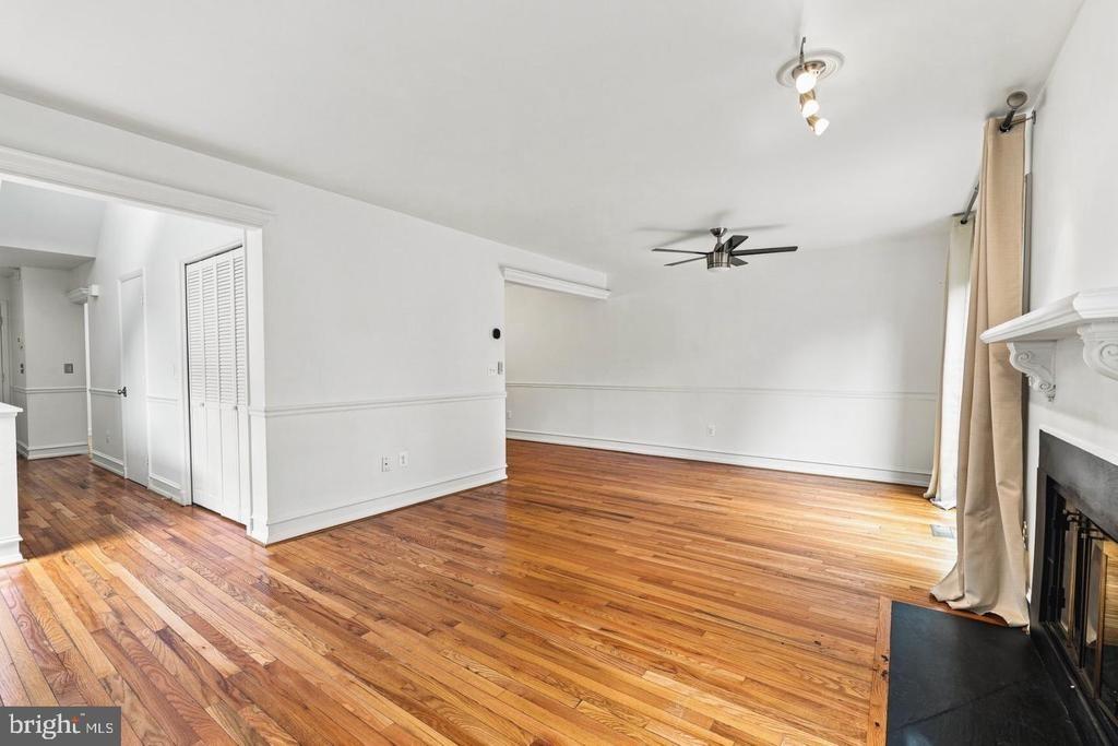 Chapel Valley Ln, Lutherville Timonium, MD 21093