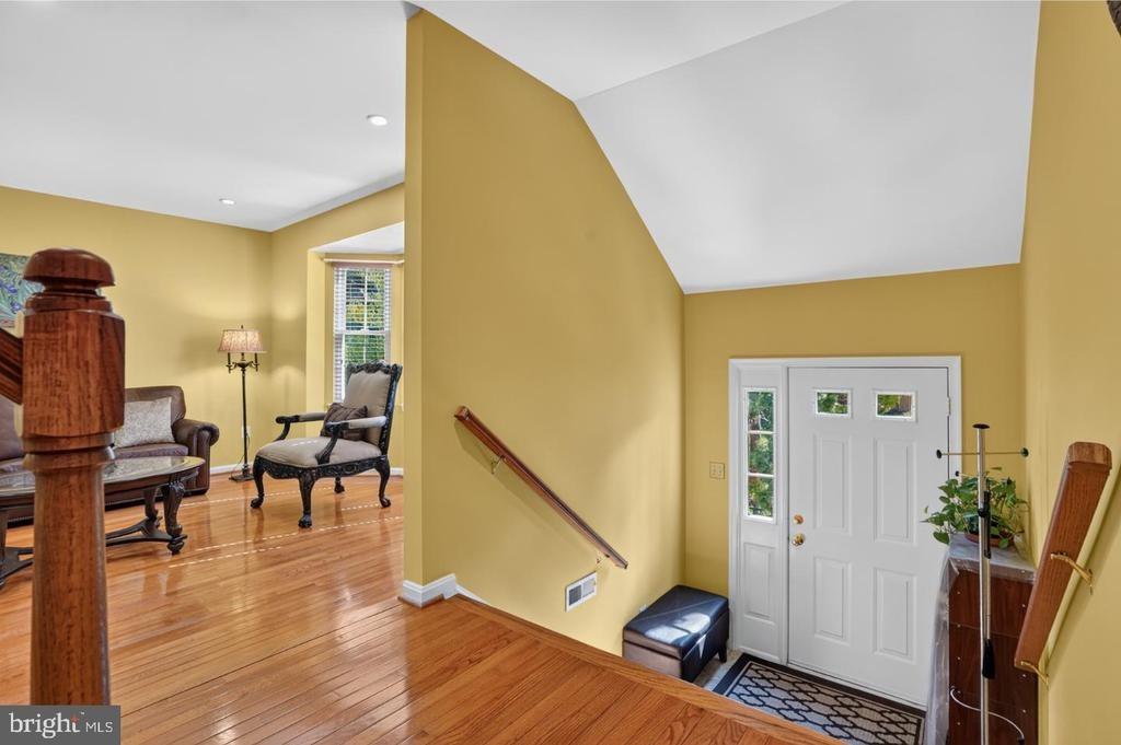 Kerrywood Cir, Centreville, VA 20121