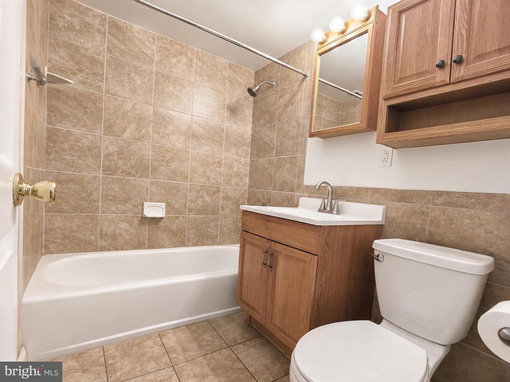 Spring Lake Dr, Bethesda, MD 20817