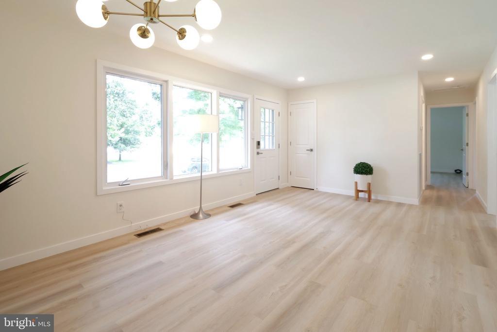 W South Hills Ave, State College, PA 16801