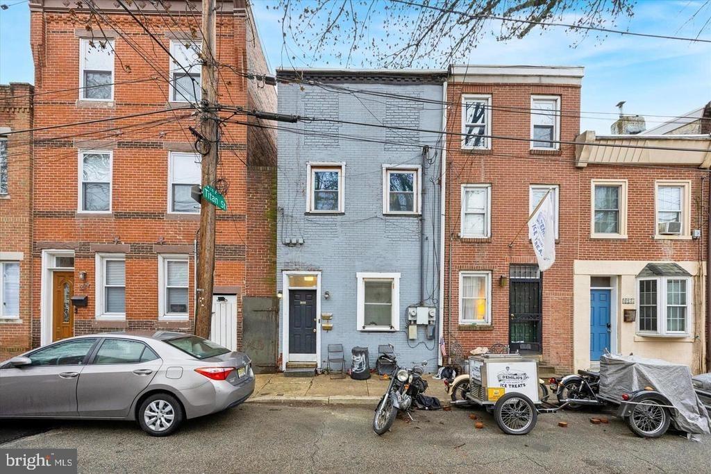S 2nd St, Philadelphia, PA 19147